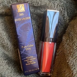 Estée Lauder envy liquid vinyl in patiently peach 305